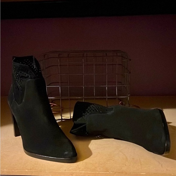 Diane Von Furstenberg | Suede Ankle Bootie | Mesh Design | in Black - Picture 13 of 13
